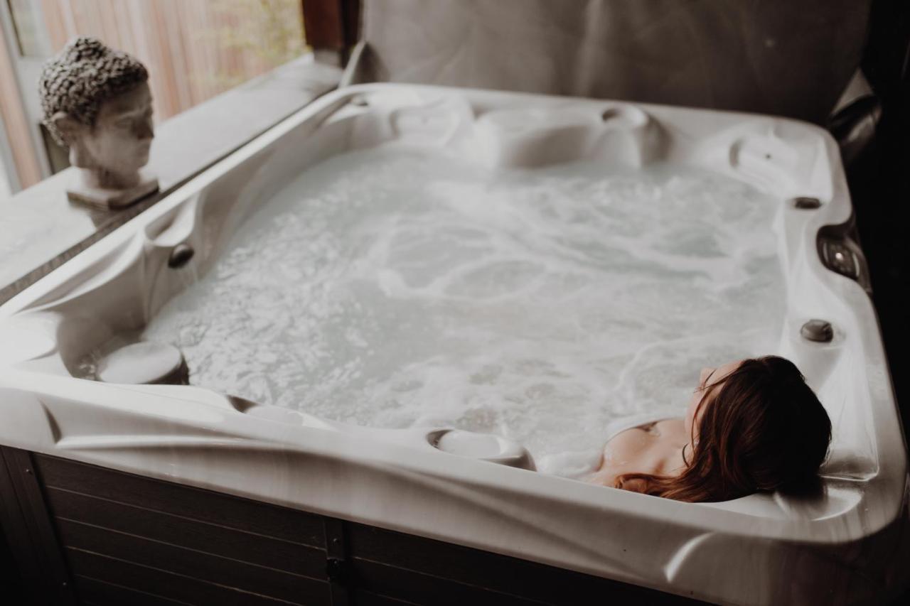 At Home - Jacuzzi Privatif Gesves Eksteriør bilde